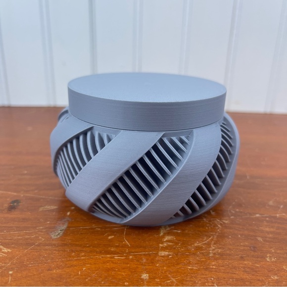 Indoor Flower Pot, The Brimo Planter Mini with Drainage Holes - Picture 10 of 12